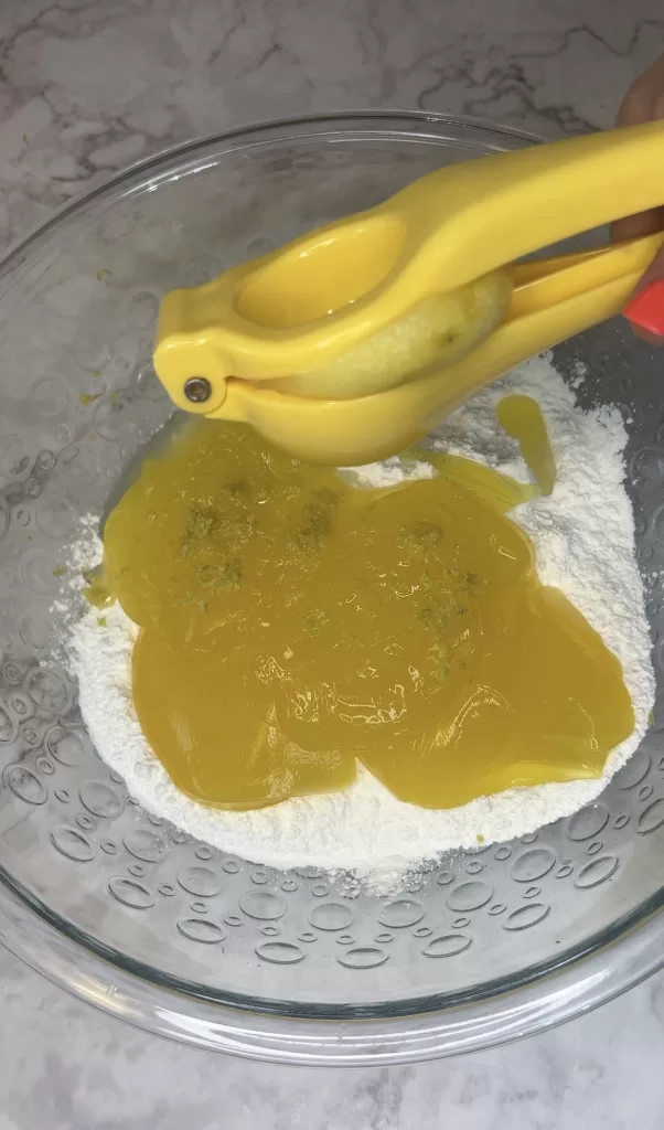 4 Ingredient Lemon Cake