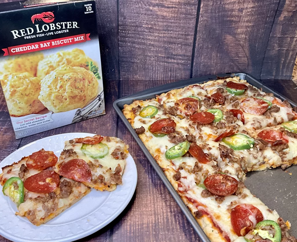 Cheddar Bay Biscuit Pizza - What's Mom Cookin