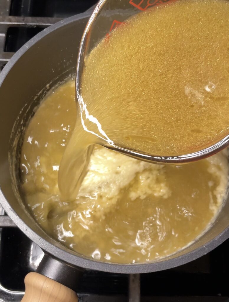 Easy Turkey Gravy (Made from Drippings)