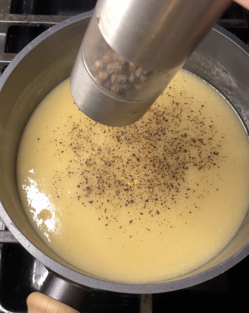 Easy Turkey Gravy (Made from Drippings)