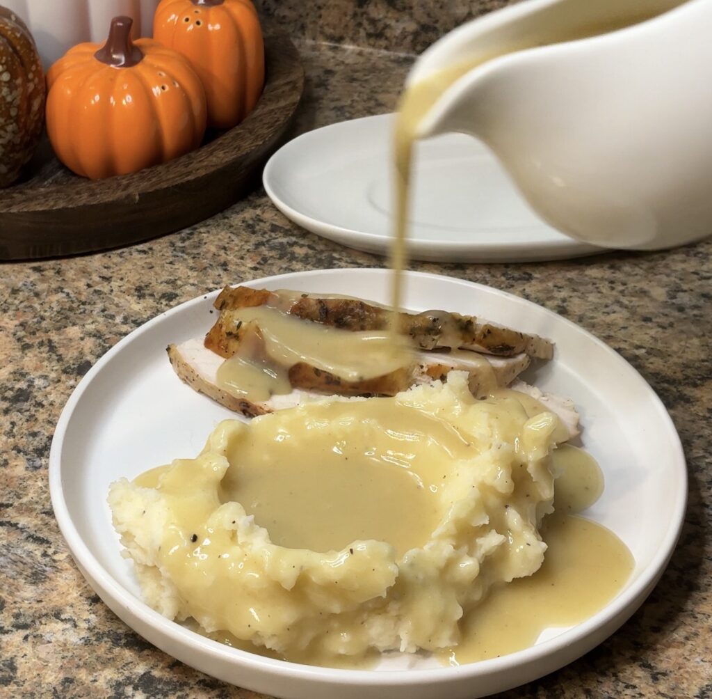 Easy Turkey Gravy (Made from Drippings)