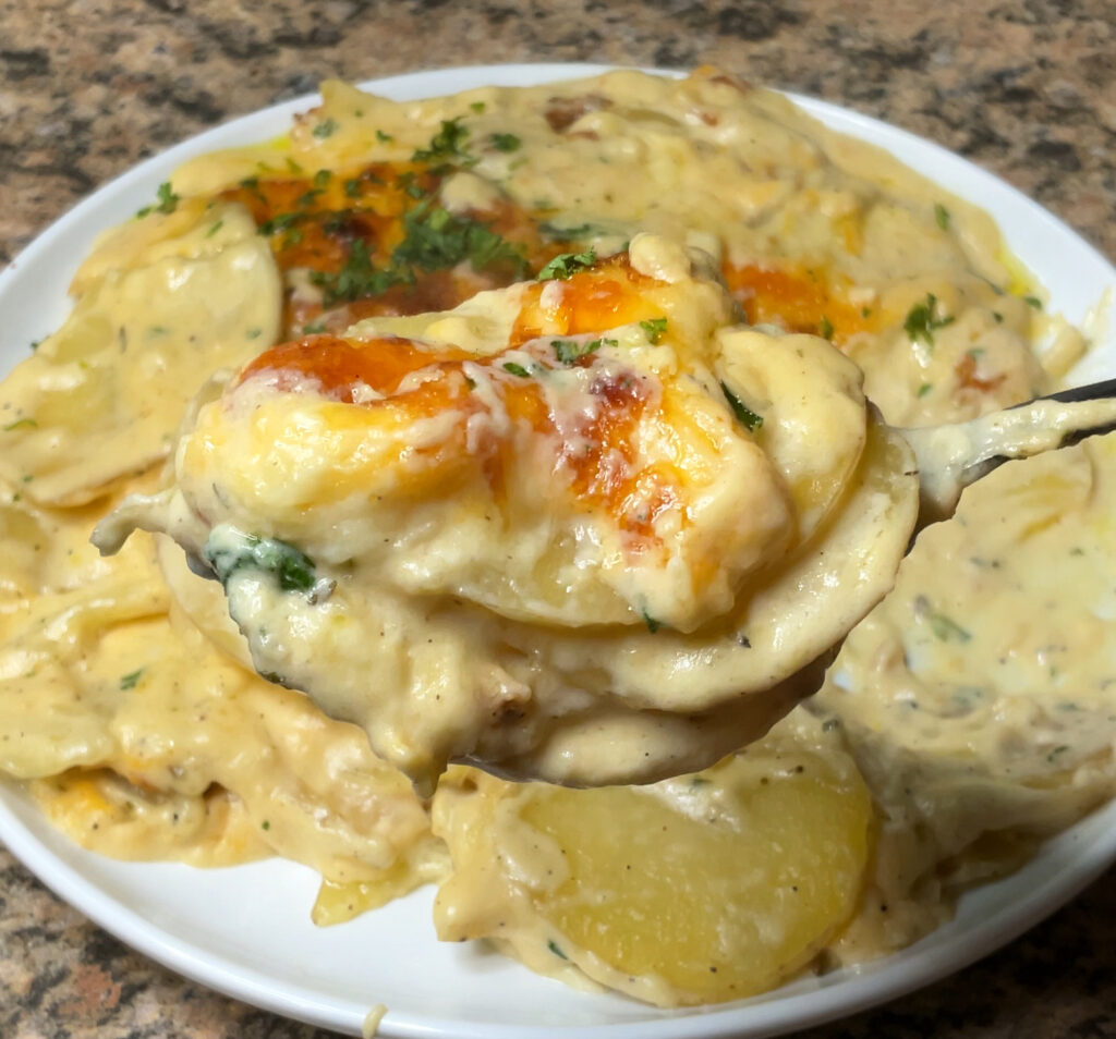 Cheesy Potatoes Au Gratin