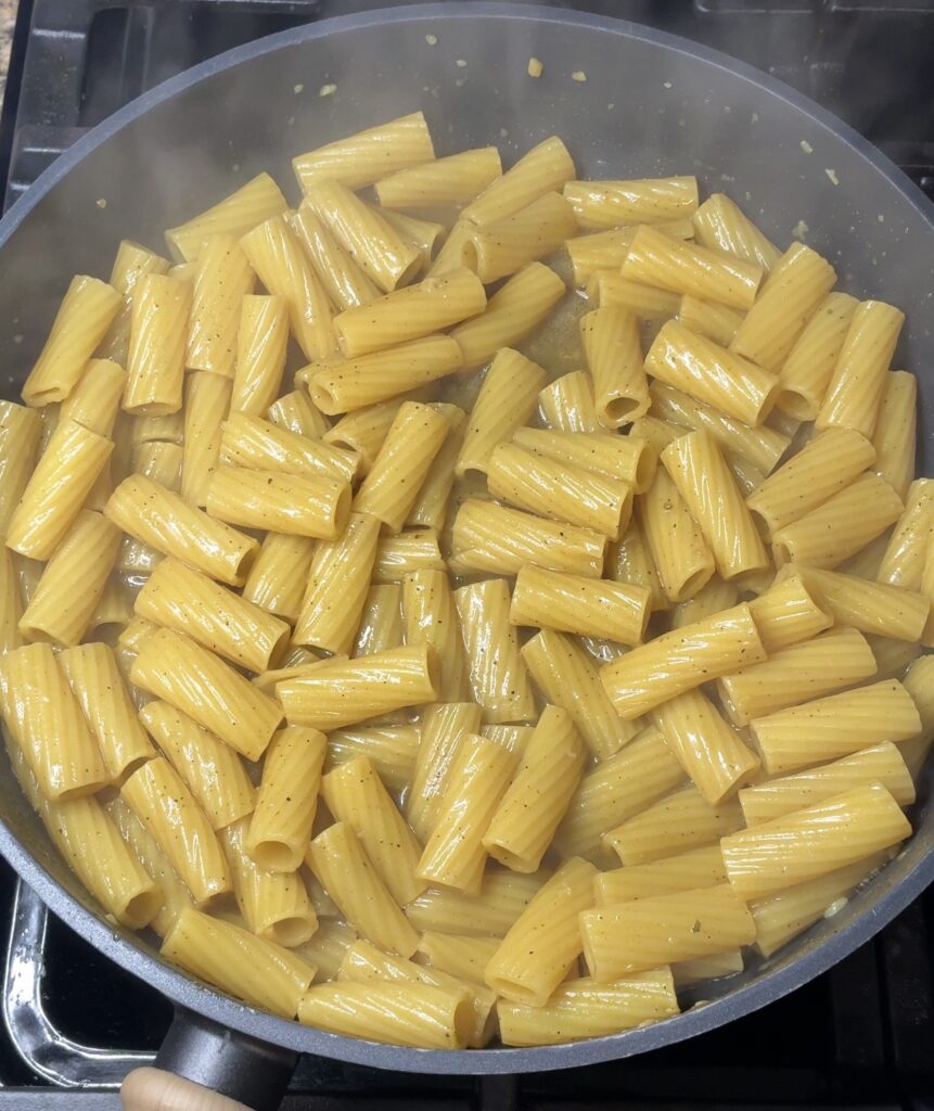 One Pot Broccoli Cheddar Pasta