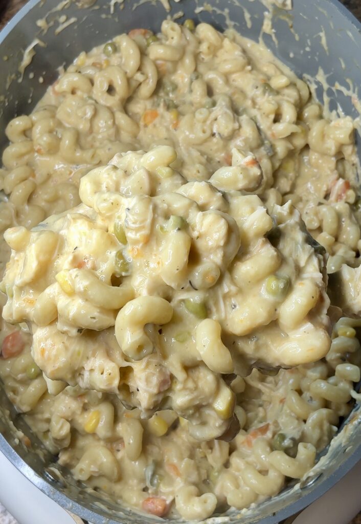 Crockpot Chicken Pot Pie Pasta