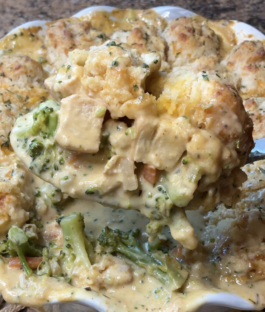 Cheddar Bay Chicken & Broccoli Pot Pie