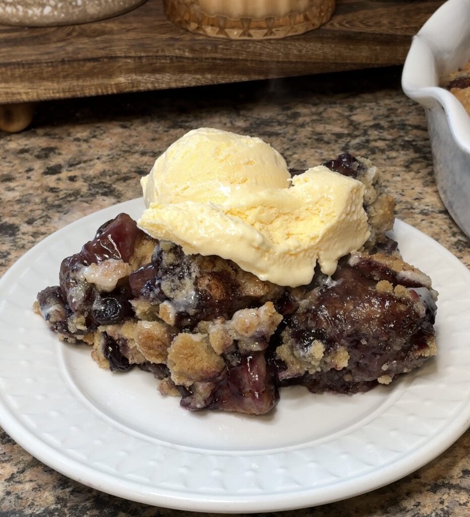Blueberry Cinnamon Roll Crumble