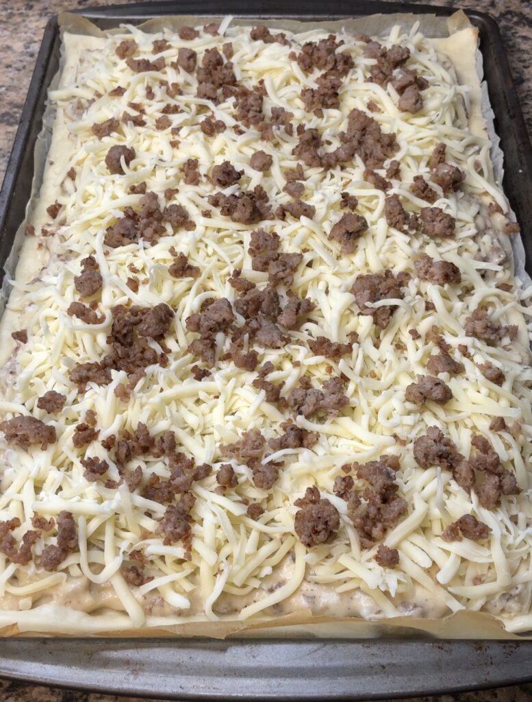 School Breakfast Pizza with Sausage Gravy
