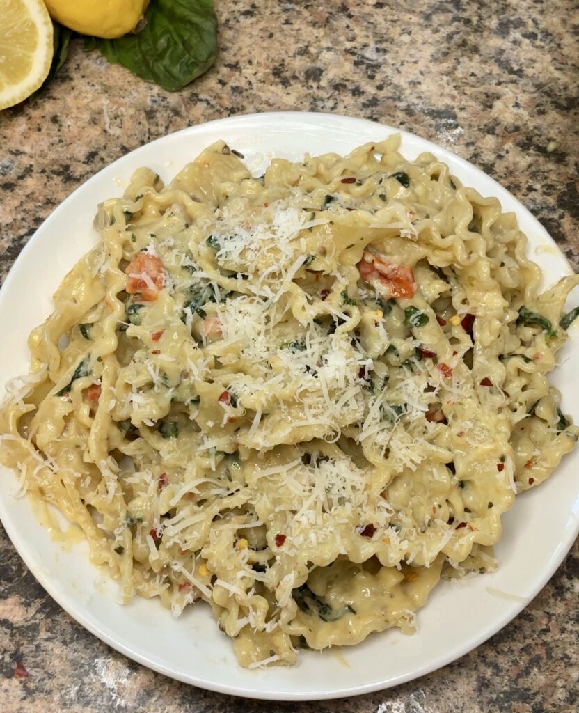 One Pot Creamy Lemon Garlic Pasta