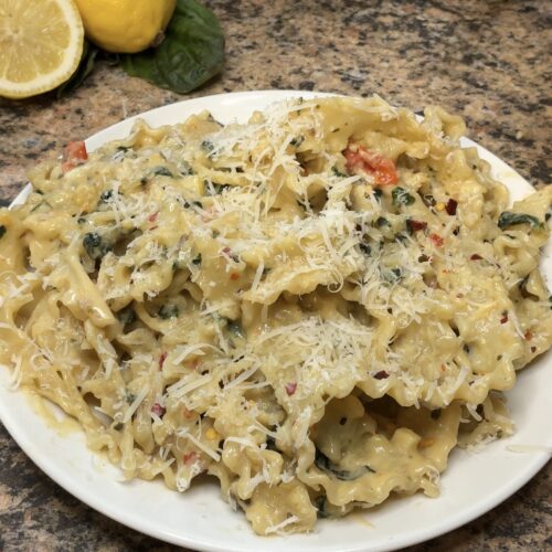 One Pot Creamy Lemon Garlic Pasta