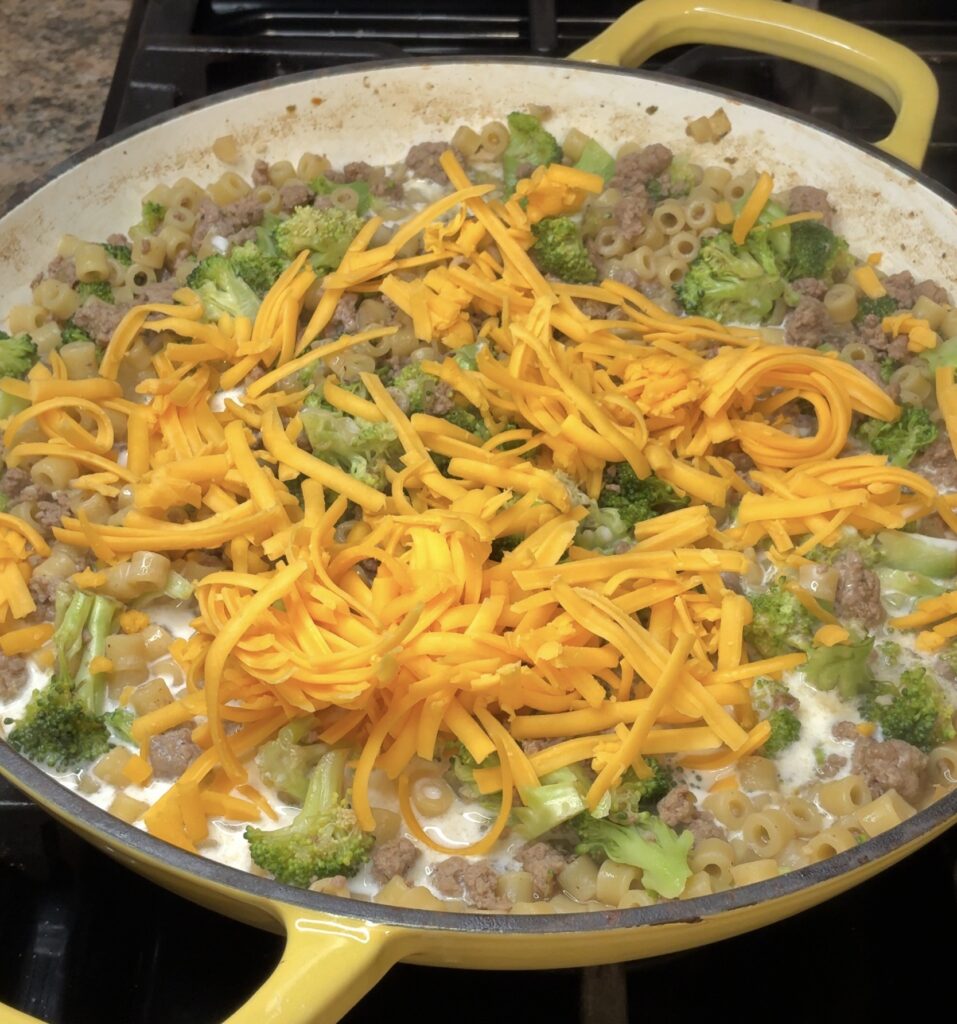One Pot Cheesy Beef and Broccoli Pasta